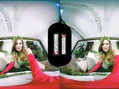 VR CosplayX Poison Ivy's Up Close Pussy Sits on a Big Dick