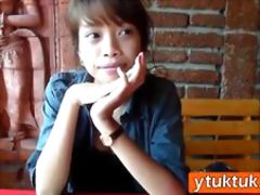 Horny tourist lunched with a sexy Asian slut and later drills her wet cunt