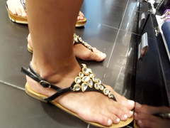 Fr's sexy slender feets, natural toes